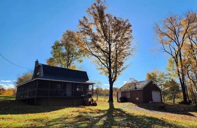 Lackawanna Lodge - Cozy two bedroom cottage