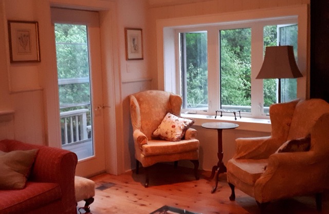 Ladybank Schoolhouse - Private Country Charm and Elegance in Nature