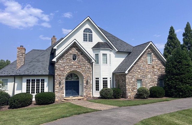 Lagom at the Lake - Large and Cozy lake front home. Quiet cove, beautiful views!