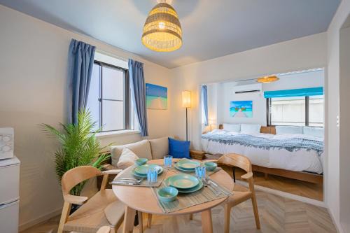 LAGOON Suite OHANA - 2 Serta double bed & Asian resort sofa, #205, 11 minutes to Asakusa