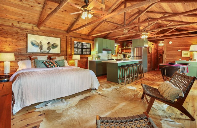 Lajitas at The Bend | Secluded Cabin perfect for Nature Enthusiasts!