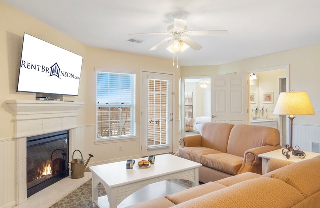 Lake Access-Spacious Condo-Free Attraction Tickets-Deck Area