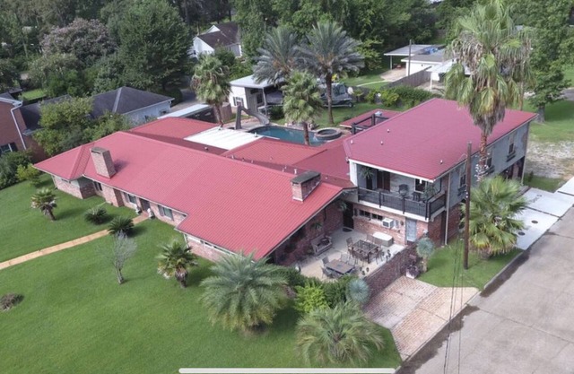 Lake Charles #1 Rental located close to everything. Casino's/mall/restaurants.