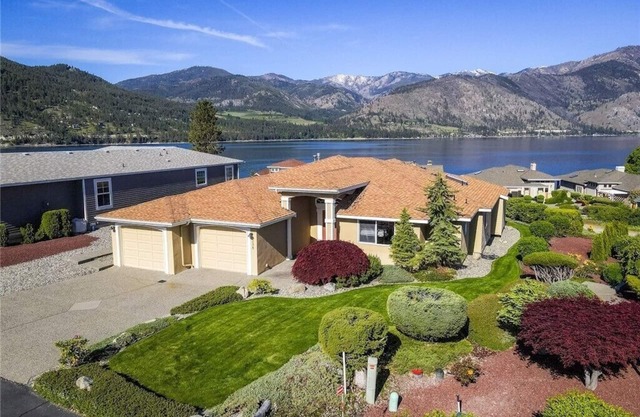 Lake Chelan View Home at Wapato Point
