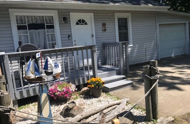 Lake Erie Beachfront Cottage Near Geneva State Park Lodge