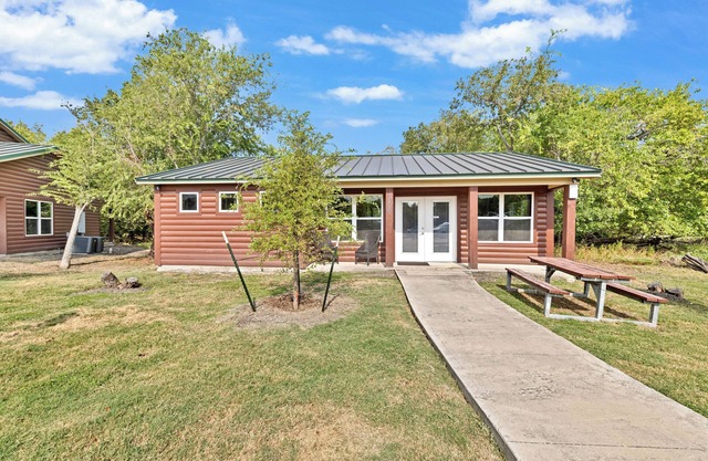 Lake Escape - 14 Person Bunkhouse