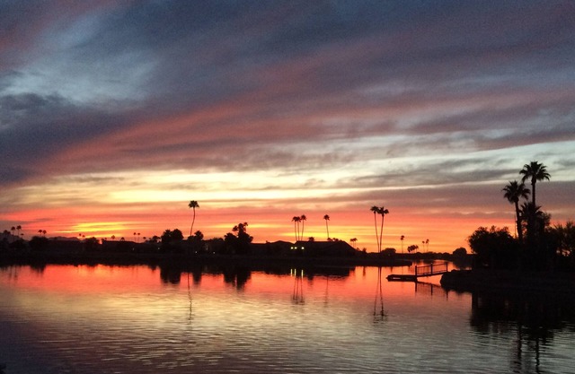 Lake Front 4 Bedroom Snowbird Favorite- Close to Golf, Pickle Ball & Skydiving!
