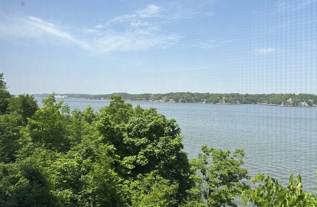 Lake Front Condo with Amazing View!