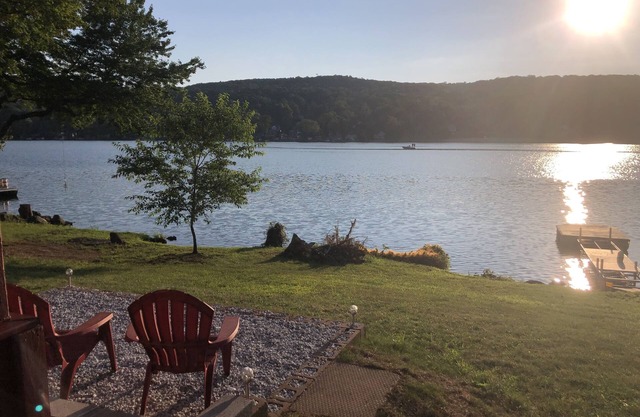 Lake Front Cottage #7!