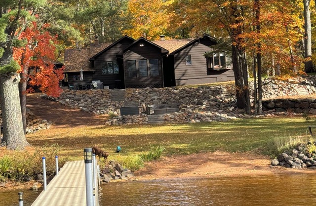 Lake Front Cozy Cabin on Lake Nebagamon!