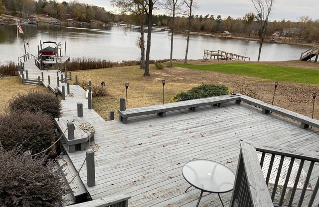 Lake Front Home on Lake Wateree With Easy access to Docks and KAYAK