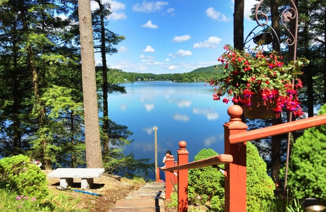 LAKE FRONT LAKE BUEL Monterey New Marlborough 10 M GREAT BARRINGTON PRIVATE DOCK