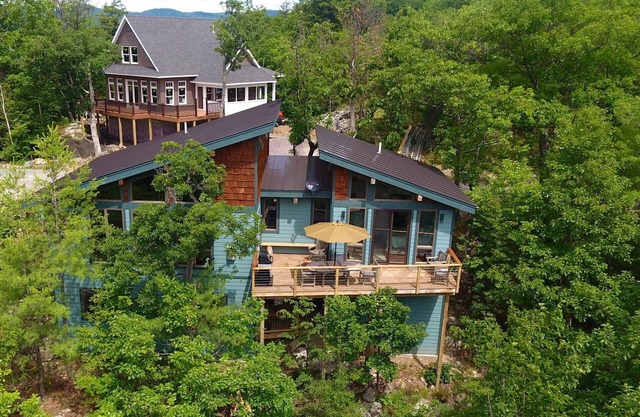 Lake George Cliff House - Outdoor hot tub!