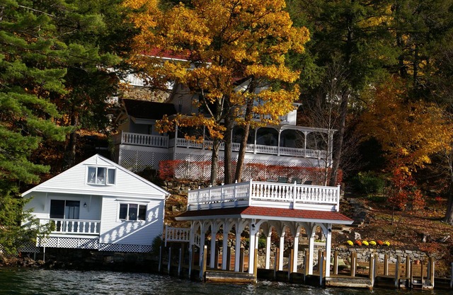 Lake George,Lakefront,Sleeps 20, 3-homes, 8 bedrooms, lakefront deck, boat avail