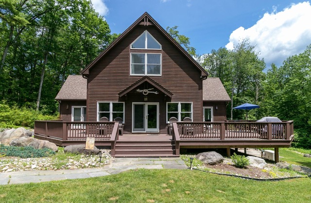 Lake George Mountain Retreat - Family And Pet Friendly