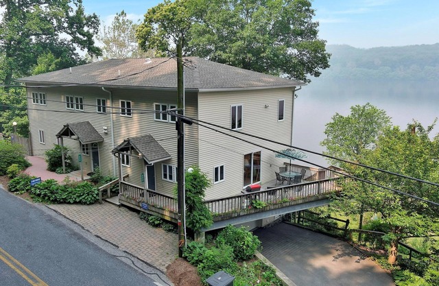 LAKE HOUSE, Waterfront Retreat, Eagles, Sunsets on Susquehanna with DOCK