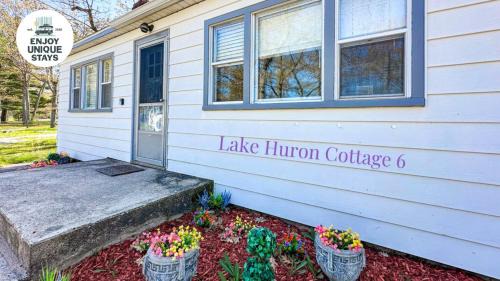 Lake Huron Cottage 6 - 3 Bed 1 Bath