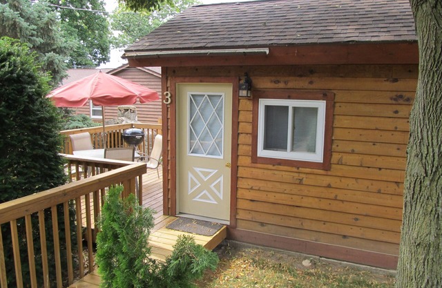 Lake Kegonsa cedar efficiency cottage