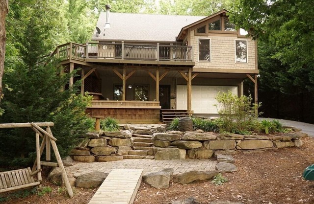 Lake Keowee water front! Close to Clemson. Enjoy the new patio area w/firepit