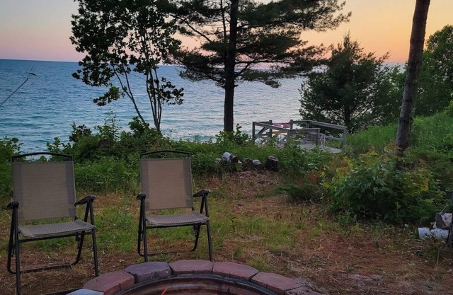 Lake Michigan Beachfront Home Near Mackinac Ferry
