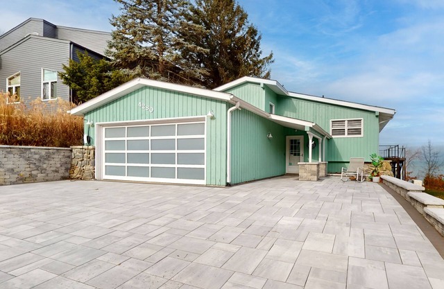 Lake Michigan Retreat w/stunning views, hot tub, & large patio!