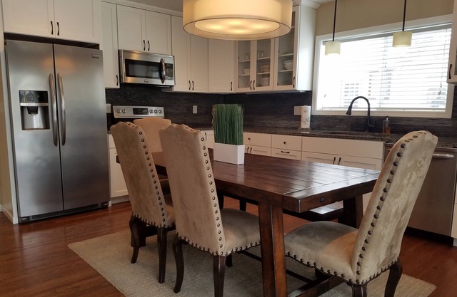 Lake Nokomis Gem - Free WiFi and Close to MSP & Mall of America