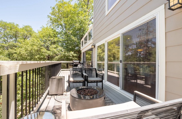 Lake Point by Avantstay2 Decks, Great Lake Views!