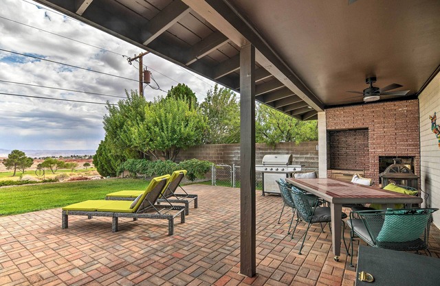 Lake Powell Views: Mid-Century Home in Page