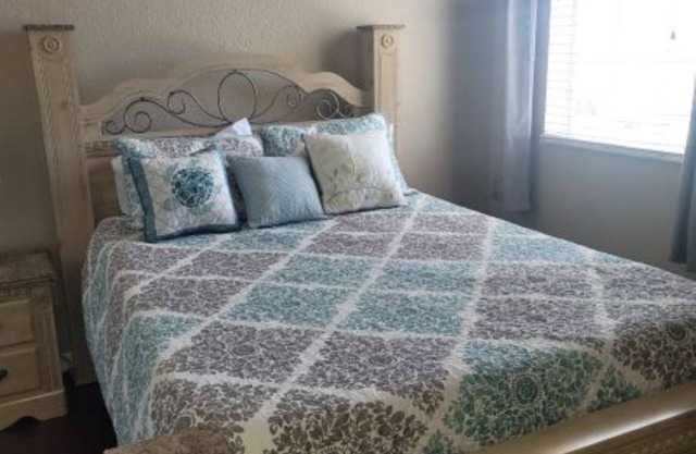 Lake Retreat - Cape Coral, FL