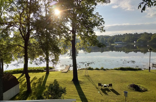 Lake Retreat With Hot Tub