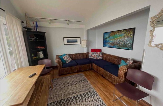 Lake Side Cottage - Summer or winter escape