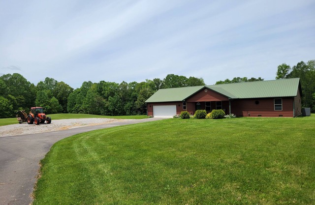 Lake Star Country Acres, Dale Hollow (Sulphur Creek Marina)