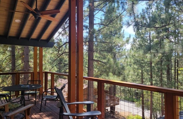 Lake Tahoe Getaway - Minutes to Local Activities, Yet a World Away.