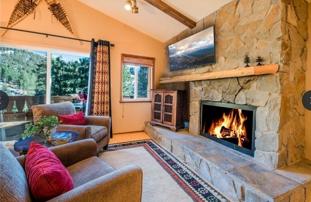 Lake Tahoe Retreat with Hot Tub & Sauna ⭐️⭐️⭐️⭐️⭐️