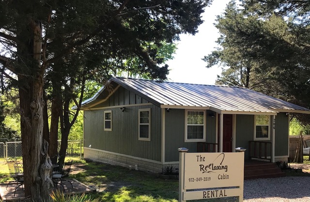 Lake Texoma! Beautiful Cabin with Relaxing atmosphere!sleeps 5