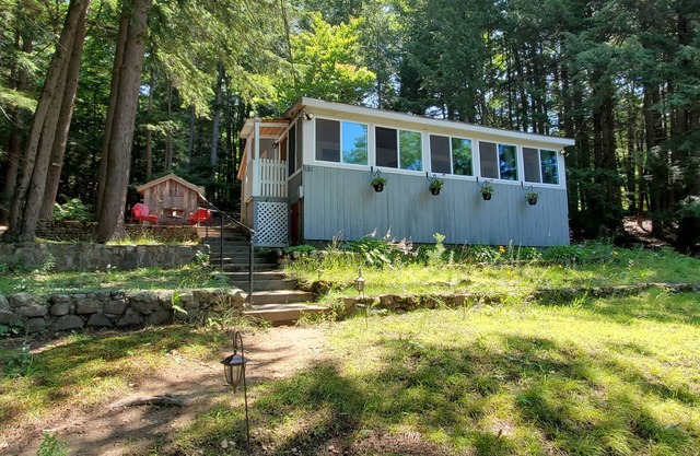 Lake Todd Waterfront Cottage