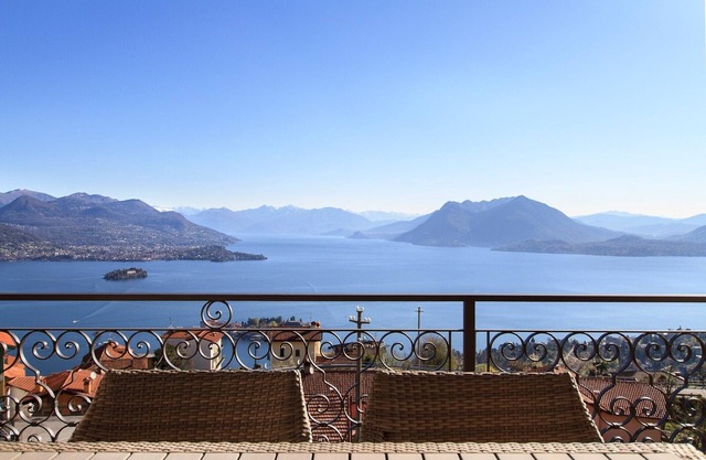 Lake View, Luxury Apartment in Someraro, Stresa - Apartment NORTH