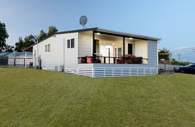 LAKE VIEW RETREAT - Relax, Unwind, & Make Memories