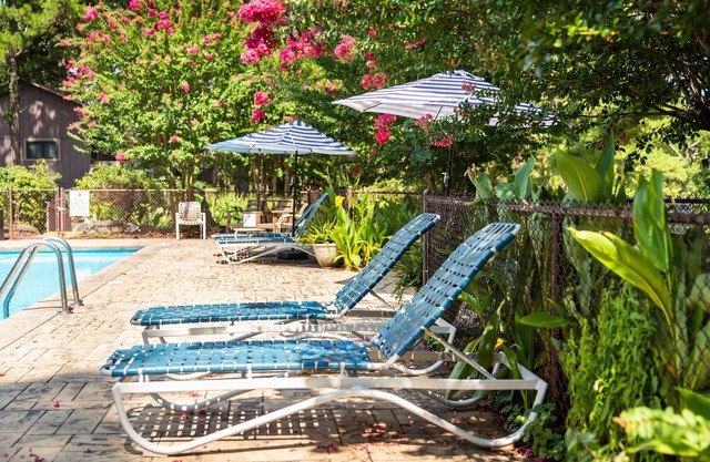 Lake view two bedroom, two bath Harbor North luxuryloft cottage with private hot tub overlooking Lake Ouachita. by RedAwning