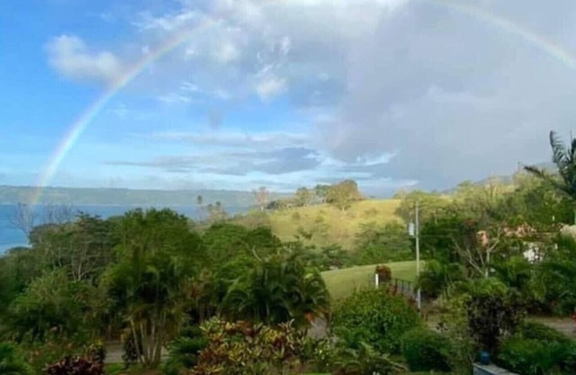 Lake views, 2nd Fl Apt. Communal Pool & Clubhouse!