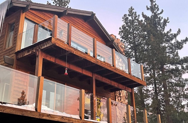 Lake Views and location. Quiet yet 10 minutes to casinos, skiing and beaches!
