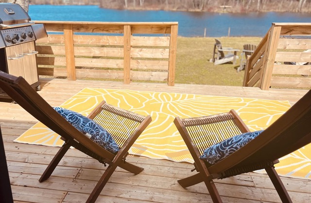 Lakefront 1 bedroom tiny home