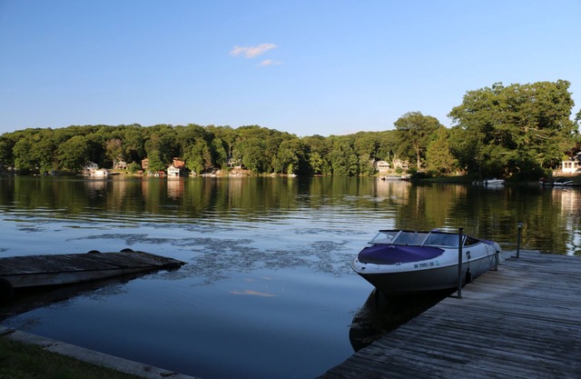 Lakefront Apartment with off-street parking