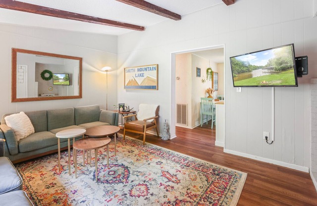 Lakefront Condo w/Boat Launch! 20 Min to Smith Mtn Lake State Park!