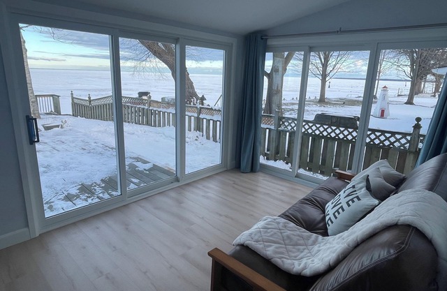 Lakefront Cottage