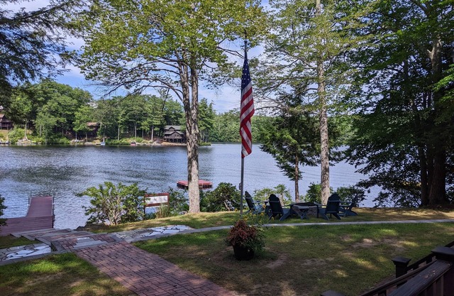 Lakefront Cottage on Peaceful Horace Lake
