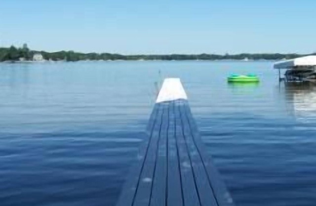 Lakefront Cottage sleeps 6