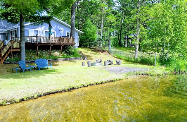 LAKEFRONT COTTAGE