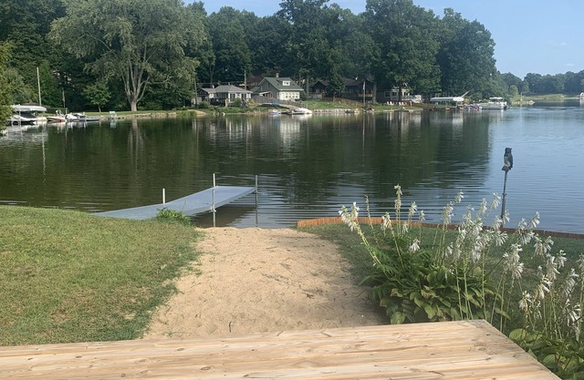 Lakefront Cottage!