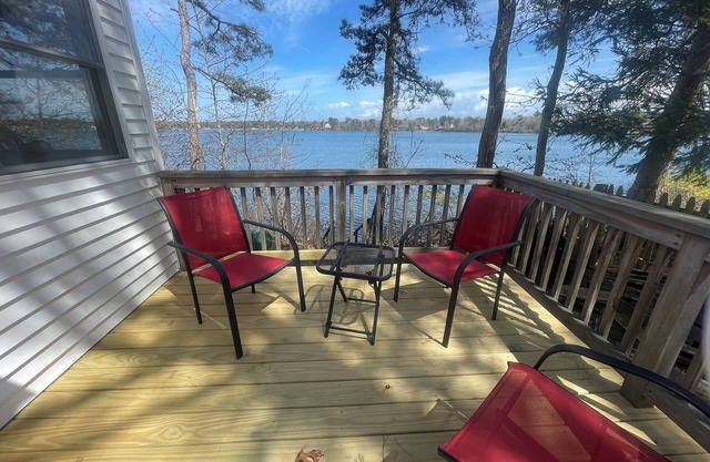 Lakefront Cottage with Private Dock